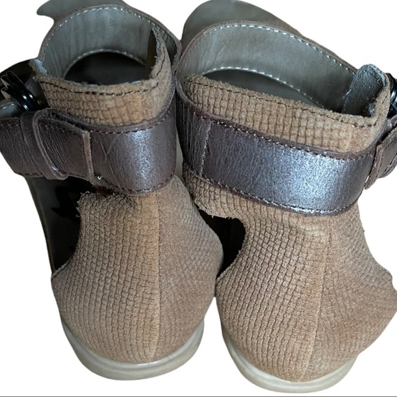 OTBT Martha leather Sandals Sz 8 - Picture 4 of 4